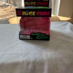 NeeDoh Nice Cube Super Solid Squish! - Pink